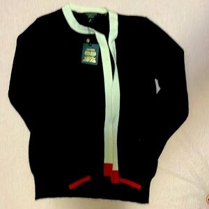 Charming luxury cashmere sweater from Macys .🆕With Tag